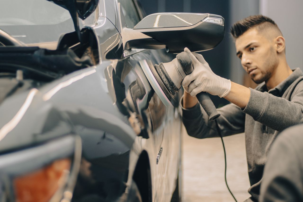 Professionelles Polieren und Fahrzeugaufbereitung